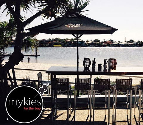 Mykies By The Bay - Broome Tourism 9