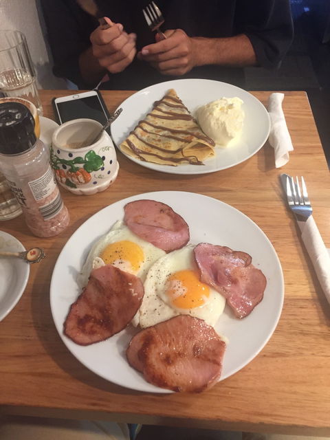 Aix Cafe Creperie Salon - Broome Tourism 5