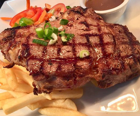 Tennant Creek Memorial Club - Broome Tourism 5