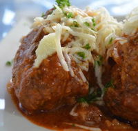 Manolis Greek Taverna - Broome Tourism