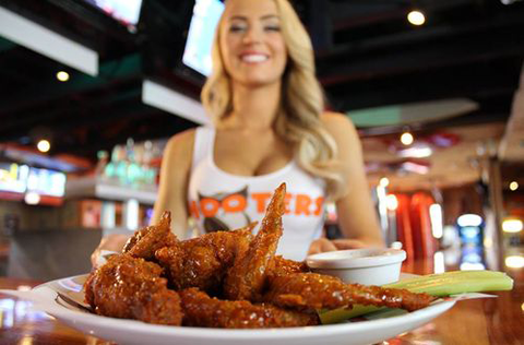 Hooters Of Gold Coast - Broome Tourism 3