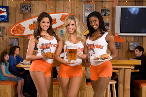 Hooters Of Gold Coast - Broome Tourism 4