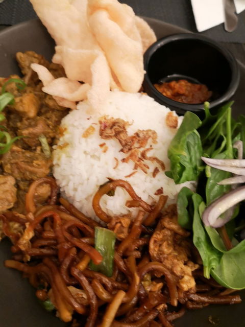 Manado Indonesian & International Cuisine - Broome Tourism 3
