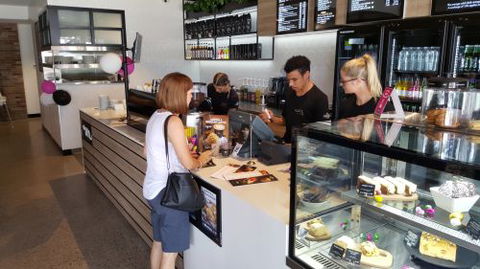 Coffee Club Pulse Birtinya - Broome Tourism 3