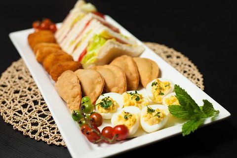 LatinOZ Cuisine & Patisserie - Broome Tourism 0