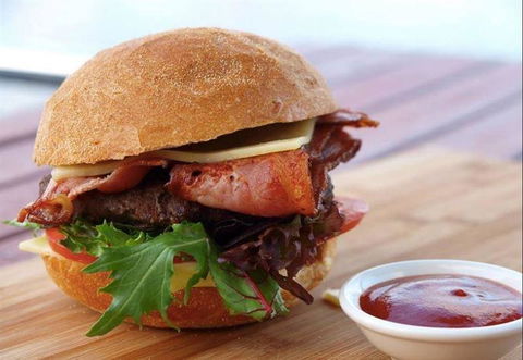 Black Angus Bar & Grill - Broome Tourism 9