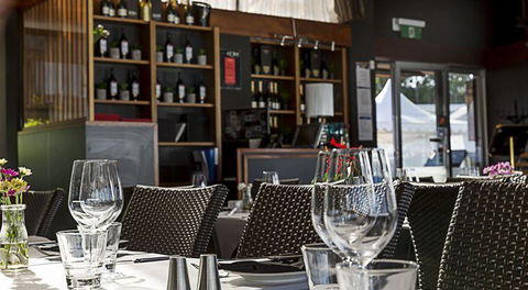 Black Angus Bar & Grill - Broome Tourism 5