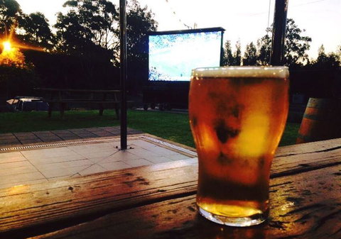 Empire Bay Tavern - Broome Tourism 3