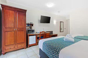 The Coffee House Apartments & Bistro - Broome Tourism 6