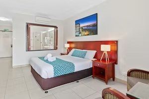 The Coffee House Apartments & Bistro - Broome Tourism 14