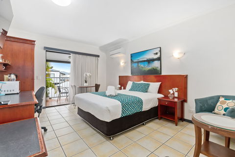 The Coffee House Apartments & Bistro - Broome Tourism 16