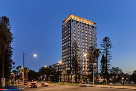 DoubleTree by Hilton Perth Waterfront - Broome Tourism 1