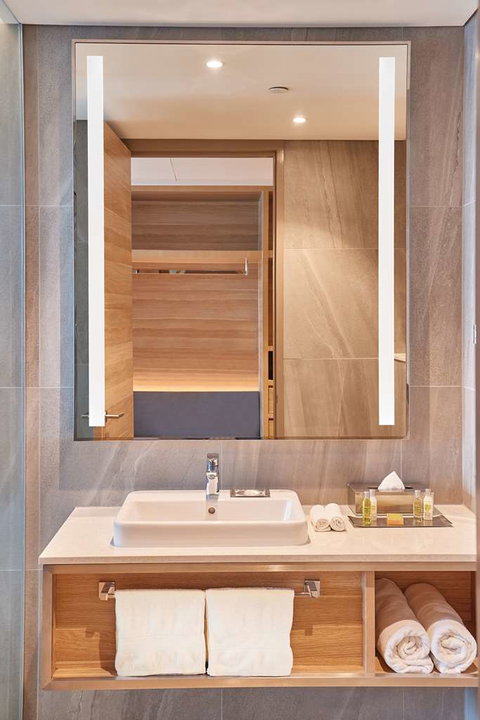 DoubleTree by Hilton Perth Waterfront - Broome Tourism 9