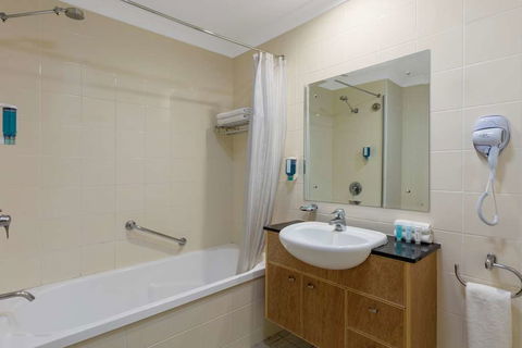 Nesuto Canberra Apartment Hotel - Broome Tourism 3