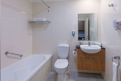 Nesuto Canberra Apartment Hotel - Broome Tourism 4