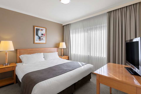 Nesuto Canberra Apartment Hotel - Broome Tourism 9