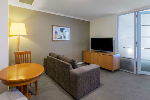 Nesuto Canberra Apartment Hotel - Broome Tourism 13