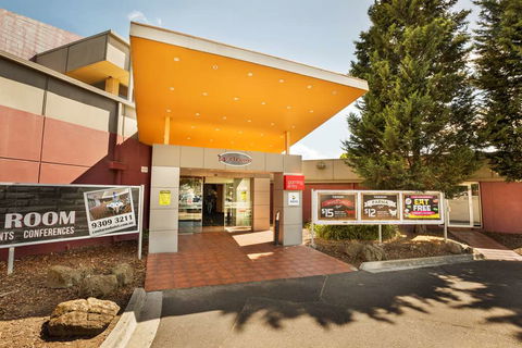 Nightcap At Coolaroo Hotel - Broome Tourism 0