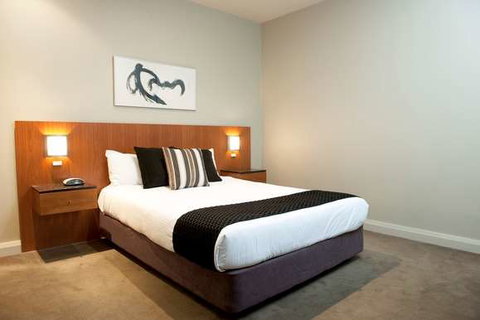 Mantra Hindmarsh Square - Broome Tourism 4