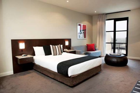 Mantra Hindmarsh Square - Broome Tourism 10