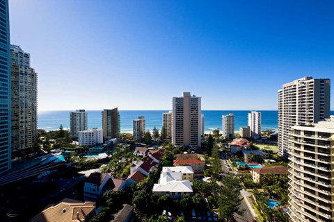 Wyndham Surfers Paradise Resort - Broome Tourism 1