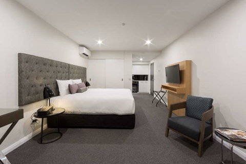 Avenue Hotel Canberra - Broome Tourism 4