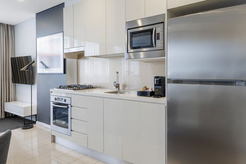 Meriton Suites Zetland - Broome Tourism 0