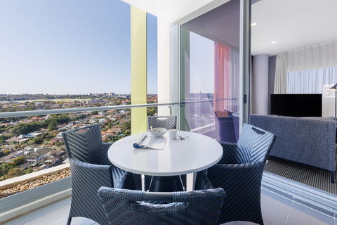 Meriton Suites Zetland - Broome Tourism 4