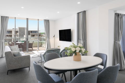Meriton Suites Zetland - Broome Tourism 12