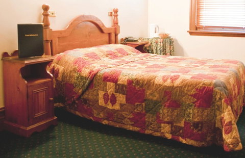 O'Malleys Hotel - Broome Tourism 1
