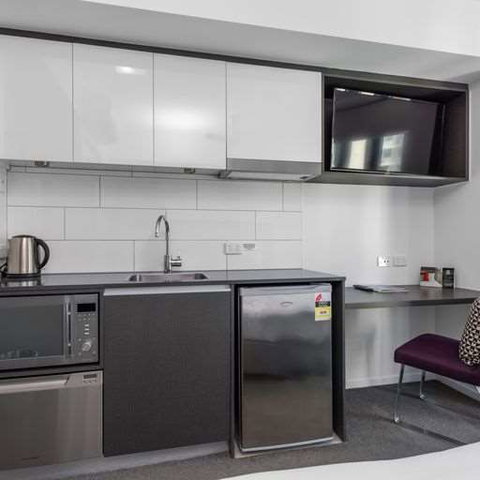 H on Mitchell Apartment Hotel - Broome Tourism 1