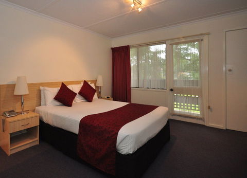 Edinburgh Motor Inn Warragul - Broome Tourism 1
