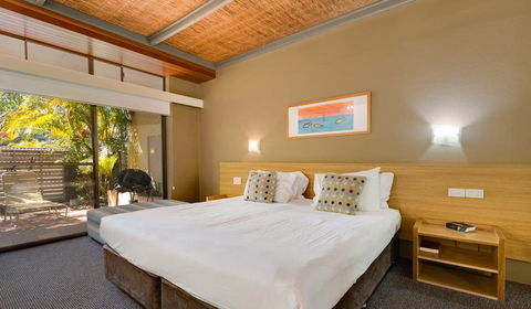 Nautilus Beachfront Villas & Spa - Broome Tourism 1