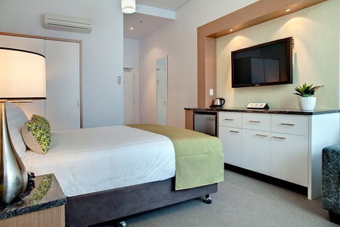 Walkers Arms Hotel - Broome Tourism 1