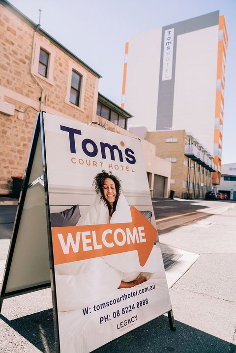 Tom's Court Hotel - Broome Tourism 2