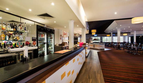 Nightcap At Gateway Hotel - Broome Tourism 6