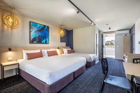 Nightcap At Gateway Hotel - Broome Tourism 7
