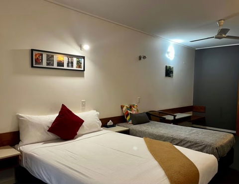 Ayr Traveller's Motel - Broome Tourism 1