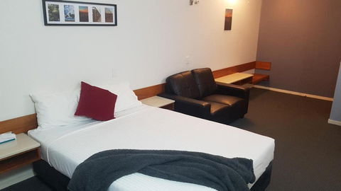 Ayr Traveller's Motel - Broome Tourism 5