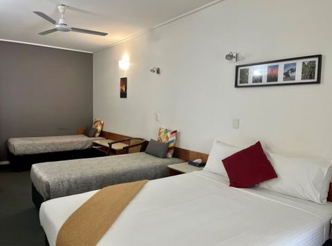 Ayr Traveller's Motel - Broome Tourism 12