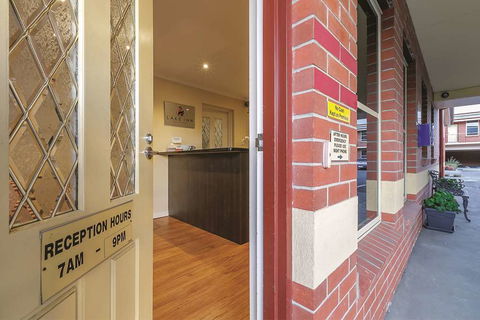 Lake Inn Ballarat - Broome Tourism 2