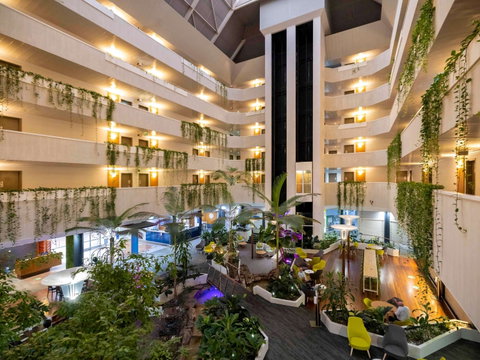 Novotel Darwin Atrium - Broome Tourism 2