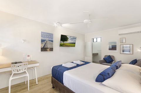 Beach House Motel - Broome Tourism 1