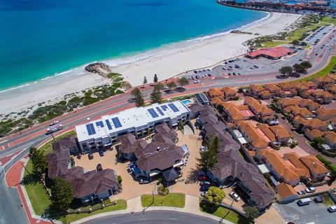 Quality Resort Sorrento Beach - Broome Tourism 1