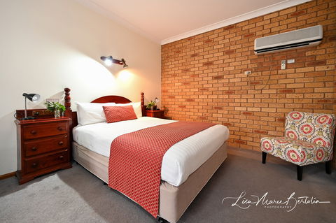 Narrandera Club Motor Inn - Broome Tourism 1