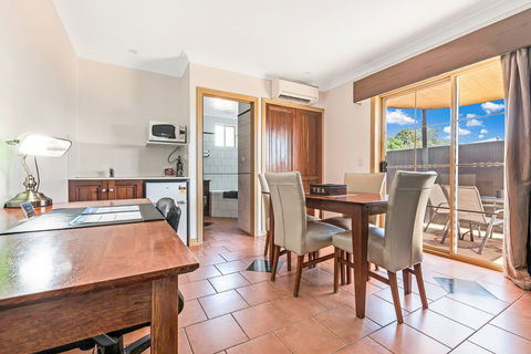 The Georgian Motor Lodge - Broome Tourism 0