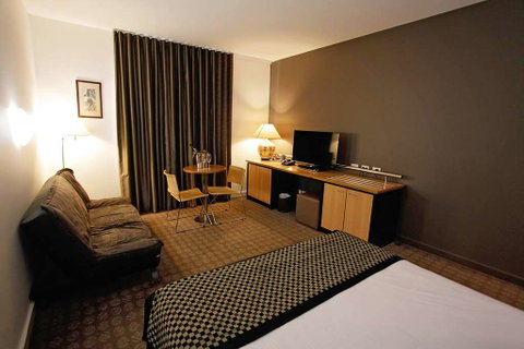 Golden Pebble Hotel - Broome Tourism 5