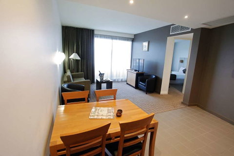 Golden Pebble Hotel - Broome Tourism 6