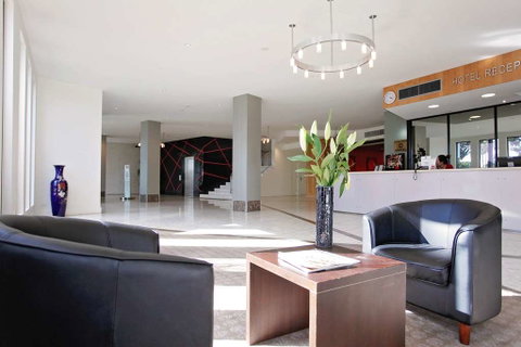 Golden Pebble Hotel - Broome Tourism 9