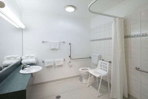 Best Western Crystal Inn - Broome Tourism 12